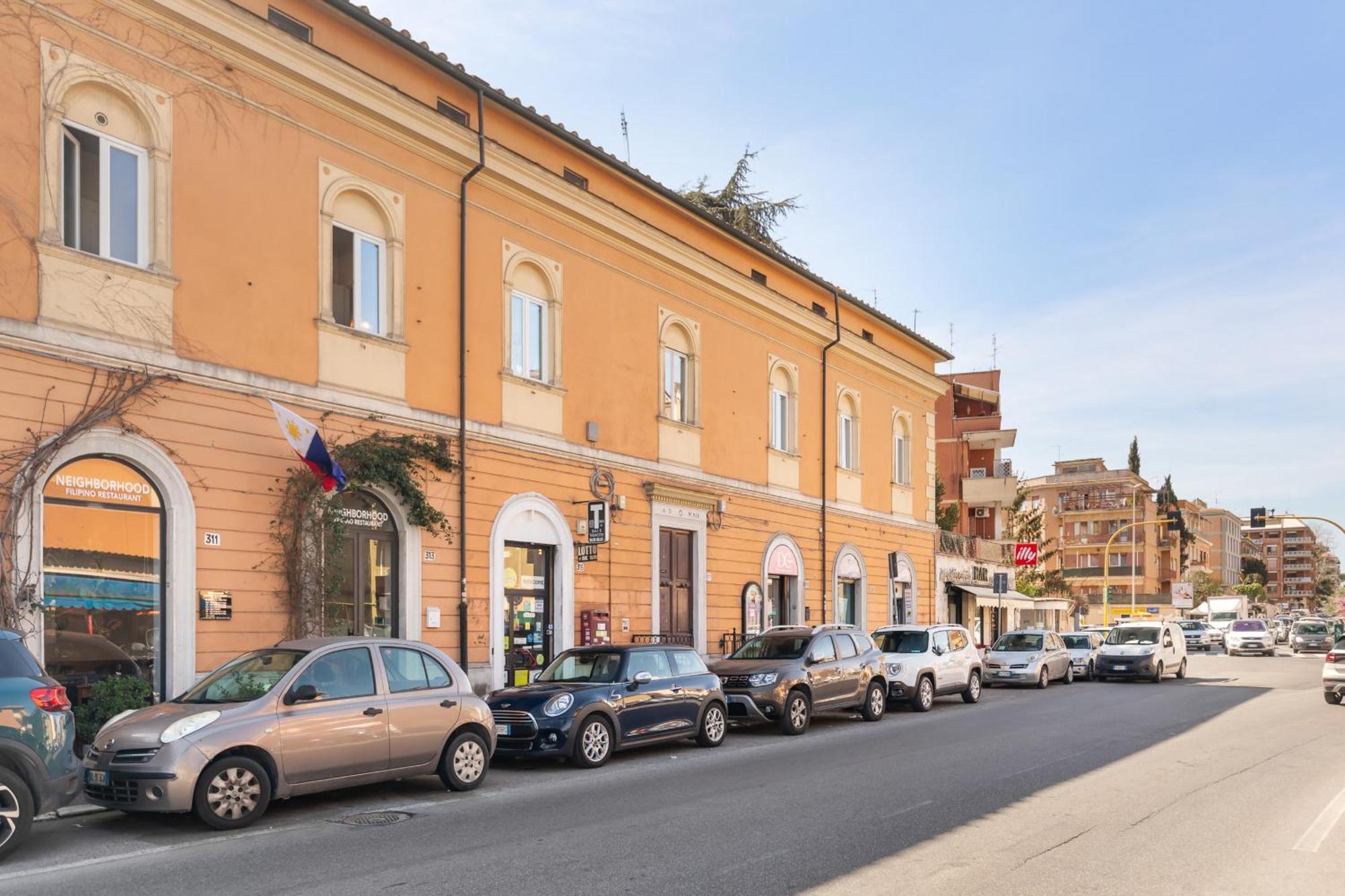 Vatican Stunning 2 Bedroom *