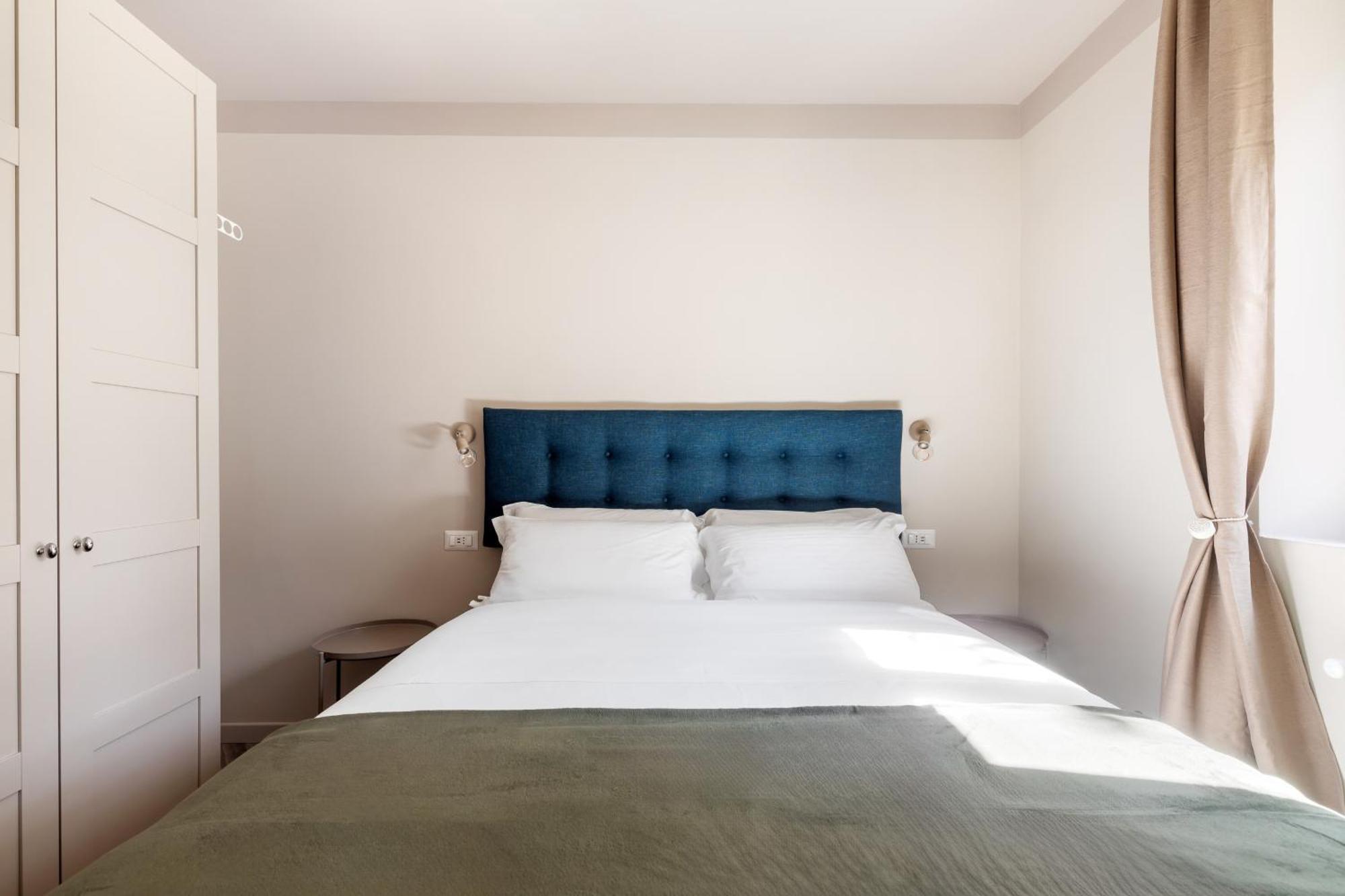 Vatican Stunning 2 Bedroom Apartment *