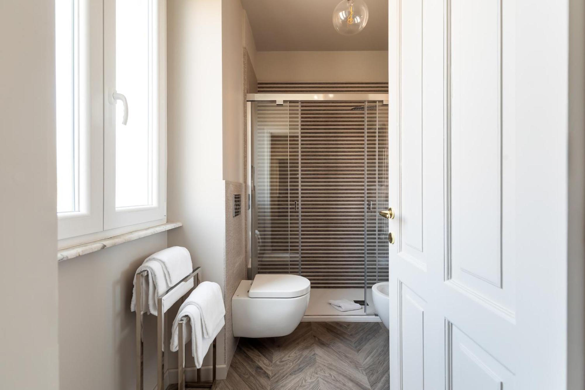 Vatican Stunning 2 Bedroom Apartment Rom